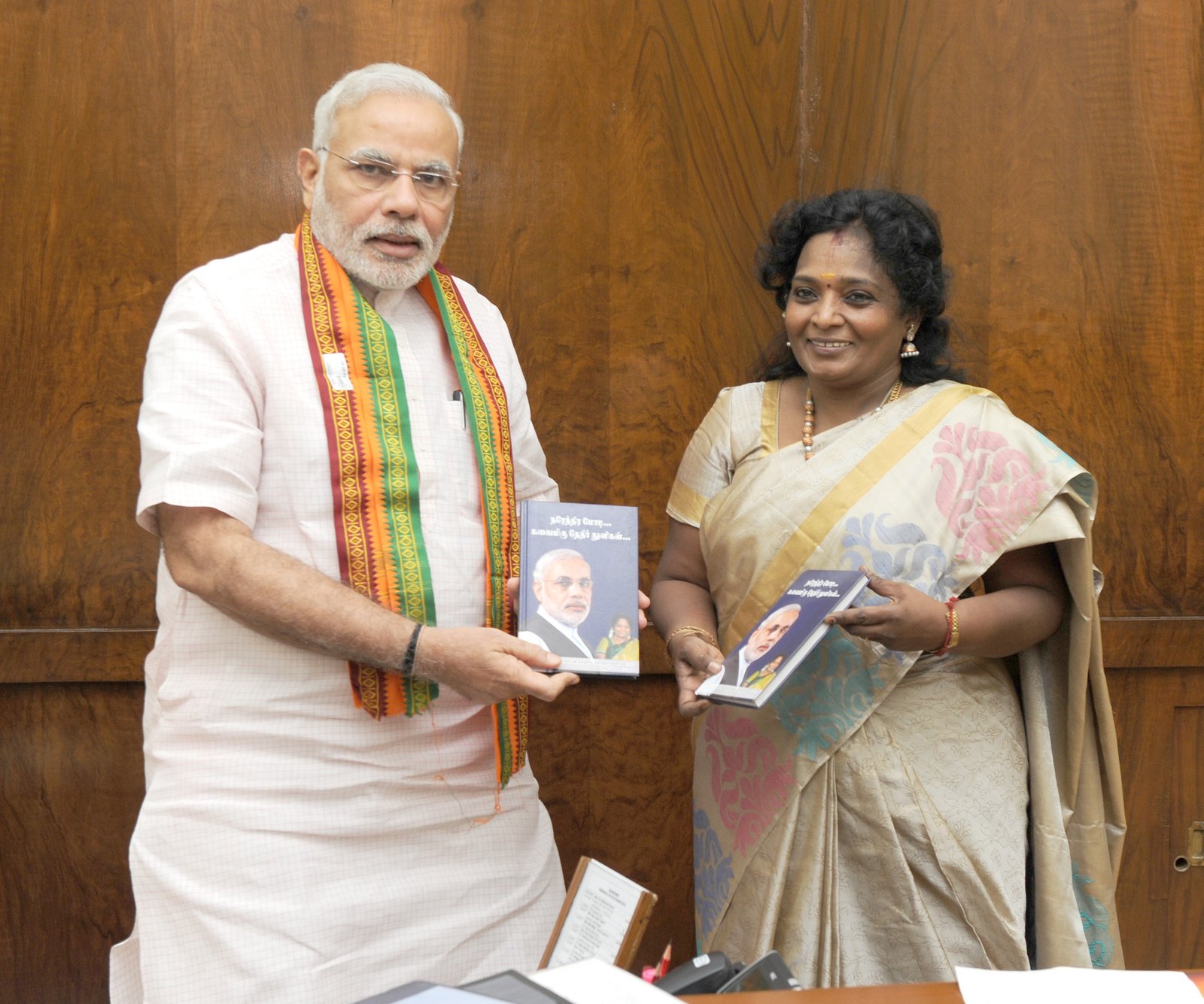Tamilisai Soundararajan with Narendra Modi